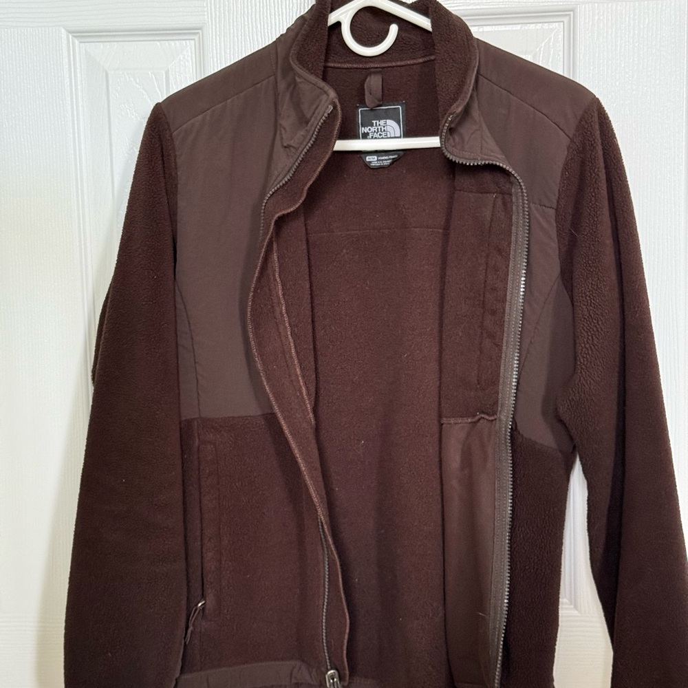 The North Face Women’s Dark Brown Lightweight Jacket